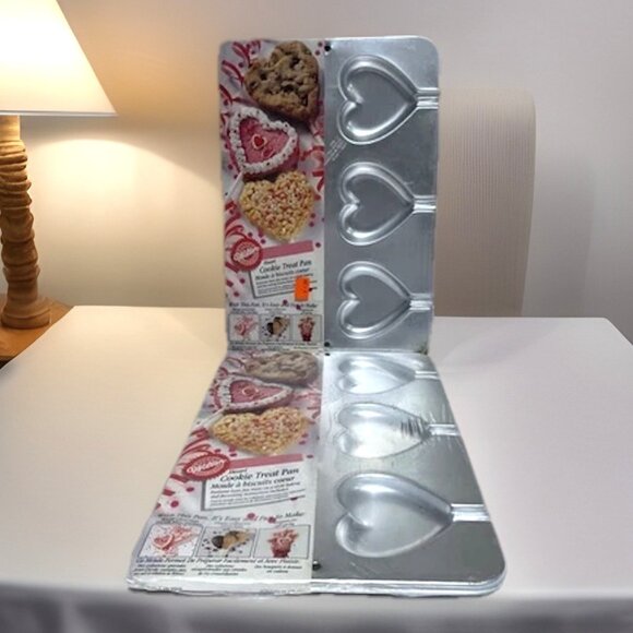 2 Vintage Wilton Heart Cookie Treat Pans Cake Pop Lollipop Mold Valentine 1995 - Picture 1 of 5